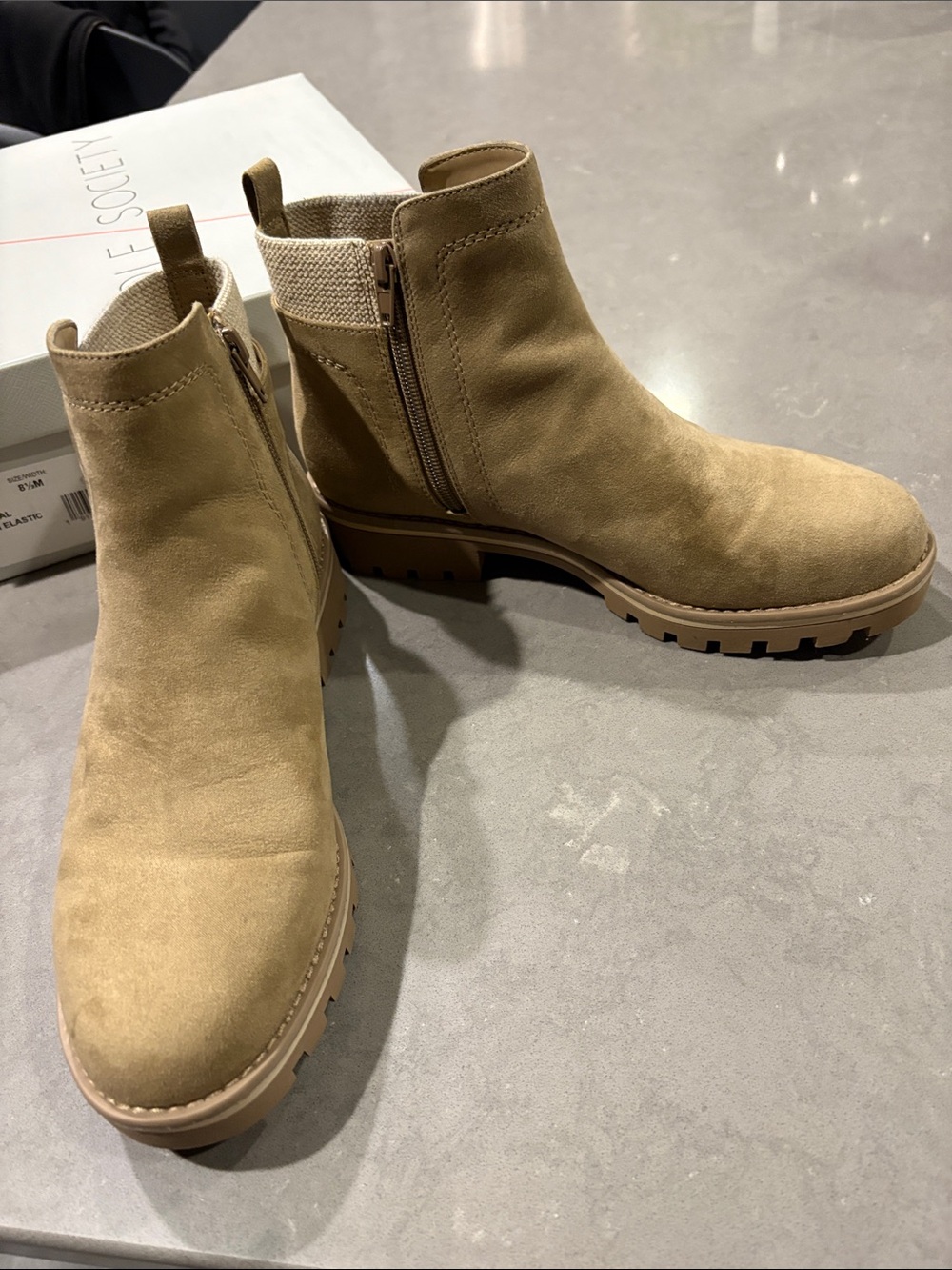 Women’s Suede So-Tetana Ankle Boots in Tan, Size 8 1/2 M, NIB